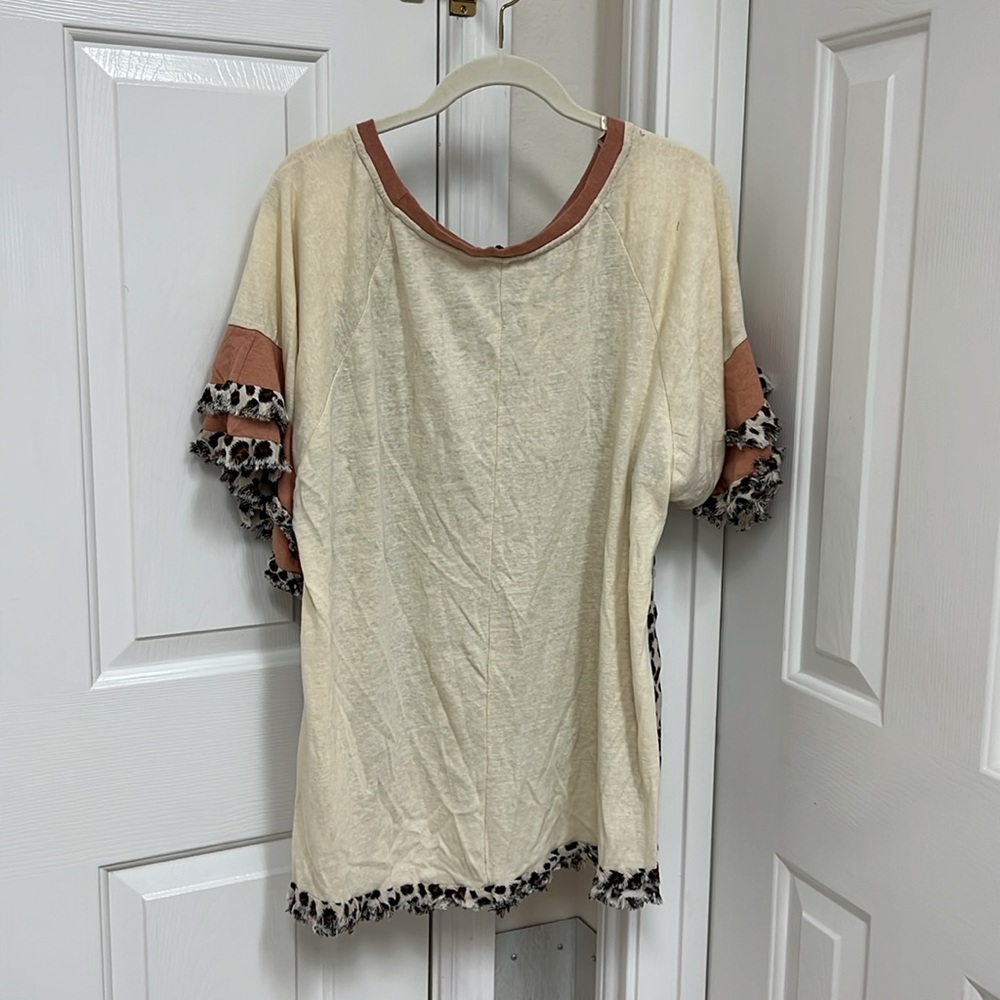 Umgee cheetah top plus sizes - Picture 5 of 5